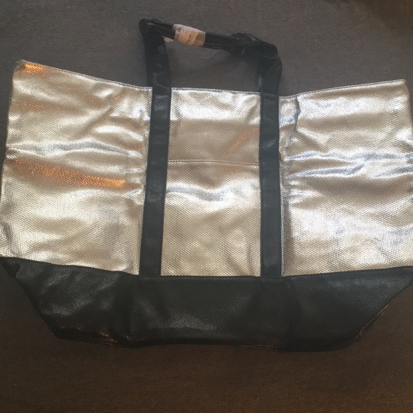 New Victoria’s Secret weekender tote - Picture 2 of 3